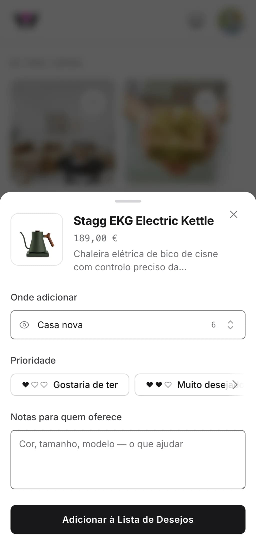 O painel de adicionar do Wishpicks num telemóvel, com uma chaleira elétrica preenchida a partir de um link colado e a lista de desejos «Casa nova» escolhida como destino