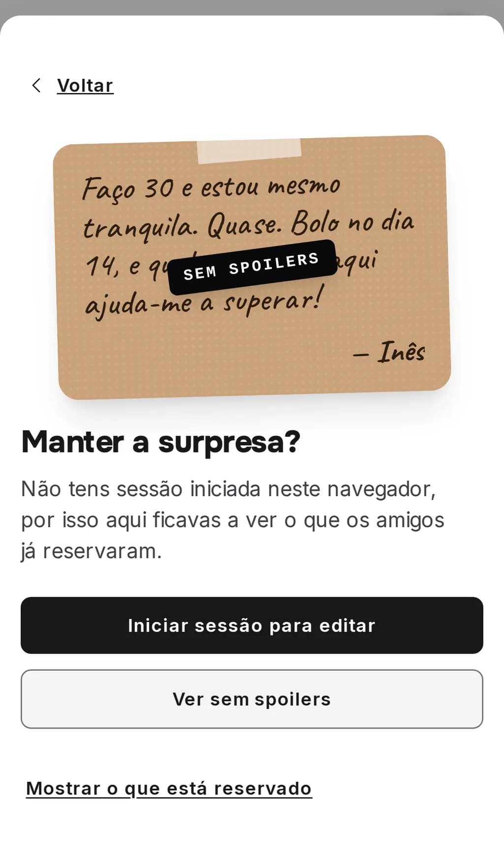O passo «Manter a surpresa?» num telemóvel: o cartão do dono da lista com o carimbo «Sem spoilers», por cima dos botões «Iniciar sessão para editar», «Ver sem spoilers» e «Mostrar o que está reservado»