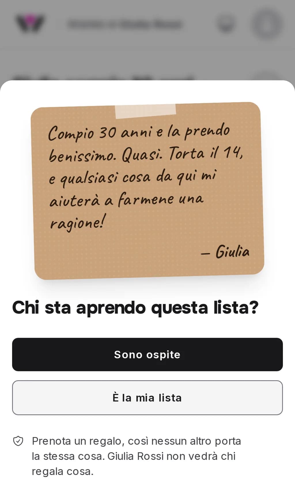L'ingresso di una lista dei desideri su un telefono con il biglietto del proprietario scritto a mano e firmato con un nome