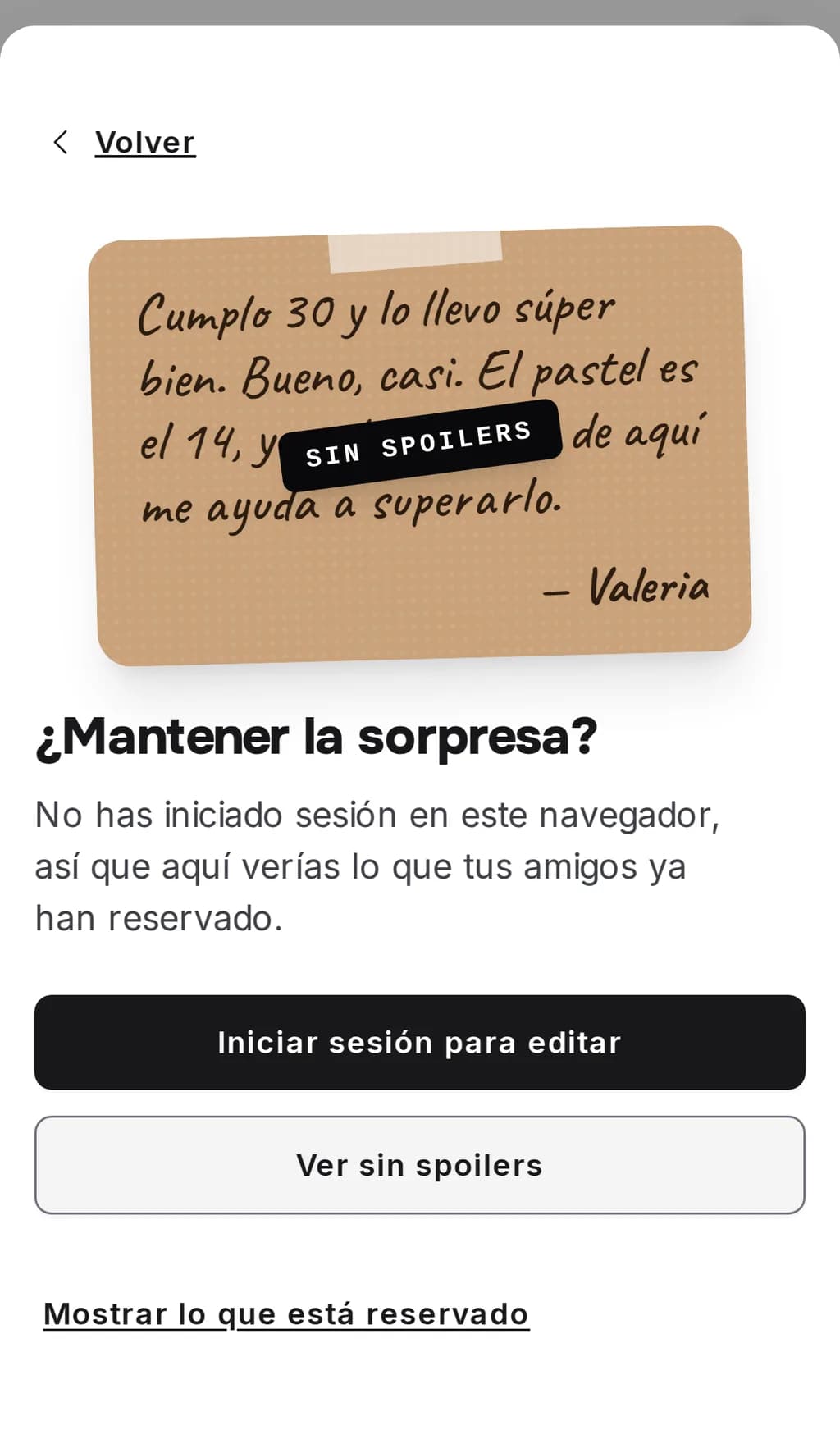 Pantalla “¿Mantener la sorpresa?” en un celular, con la tarjeta de bienvenida sellada “Sin spoilers” y tres botones: “Iniciar sesión para editar”, “Ver sin spoilers” y “Mostrar lo que está reservado”